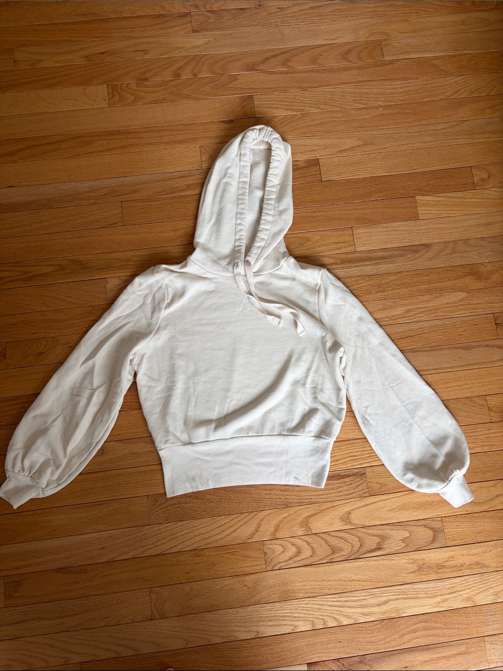 Madewell Women’s Cream Pullover Hoodie with Balloon Sleeves